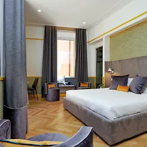 https://roma-five-suites.it-romehotels.com